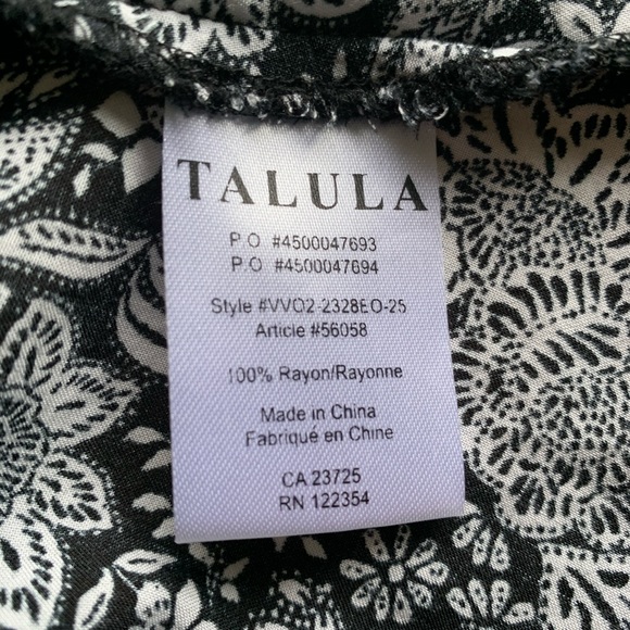 Aritzia Talula Off Shoulder Cabrini Blouse - Picture 5 of 8